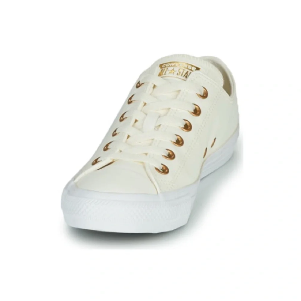 Converse chuck Taylor All Star/ Youth / Sneakers with Gold Accents